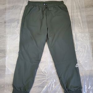 Adidas men’s 3-pocket olive green active training pants